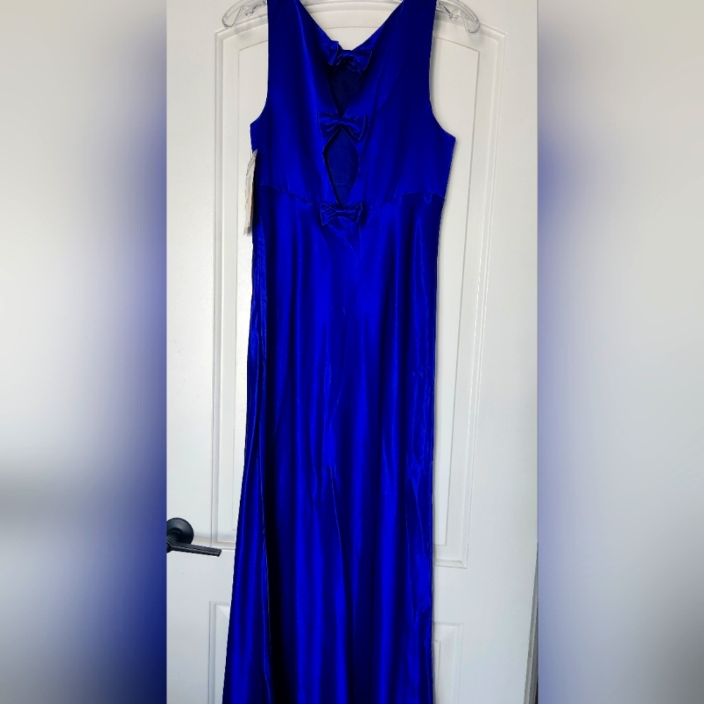 NWT - Elegant Blue Sleeveless Satin Dress With Bows In Back
